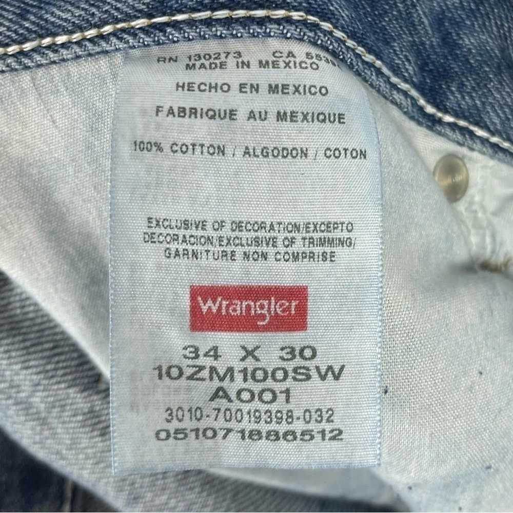NEW Wrangler Mens 34 x 30 Regular Cotton Jeans Dark Wash Rugged Cowboy Workwear